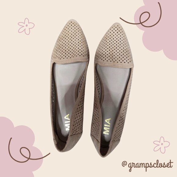 MIA Tan Breathable Flats Pointed Toe Size 9 - Picture 1 of 3